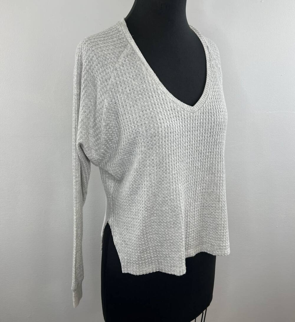 Velvet Graham & Spencer Gray Metallic V-Neck Long Sleeve Waffle Knit Top P XS